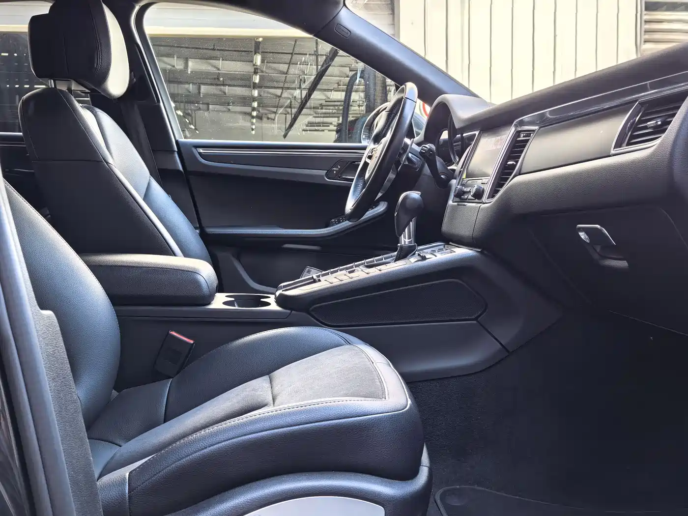Porsche Macan 2018 Macan 2.0T фото 9