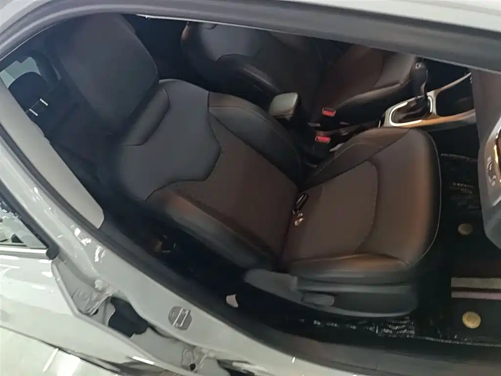 Фото 25 - Jeep Compass