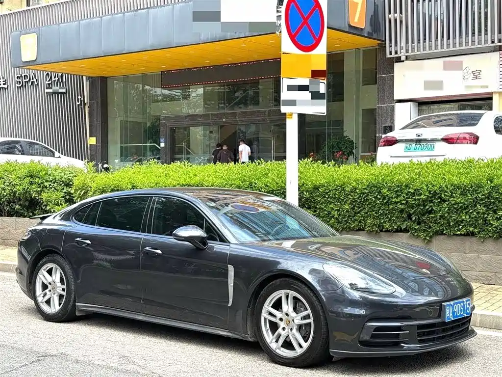 Porsche Panamera 2017 Panamera Executive Long Wheelbase 3.0T фото 3