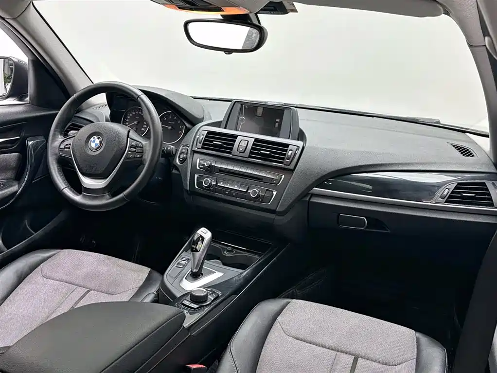 BMW 1 Series (Import) 2013 Facelift 116i Urban Model фото 10