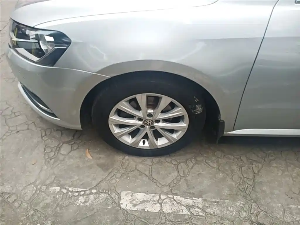 Volkswagen Lavida 2017 1.6L Automatic Comfort Edition фото 22