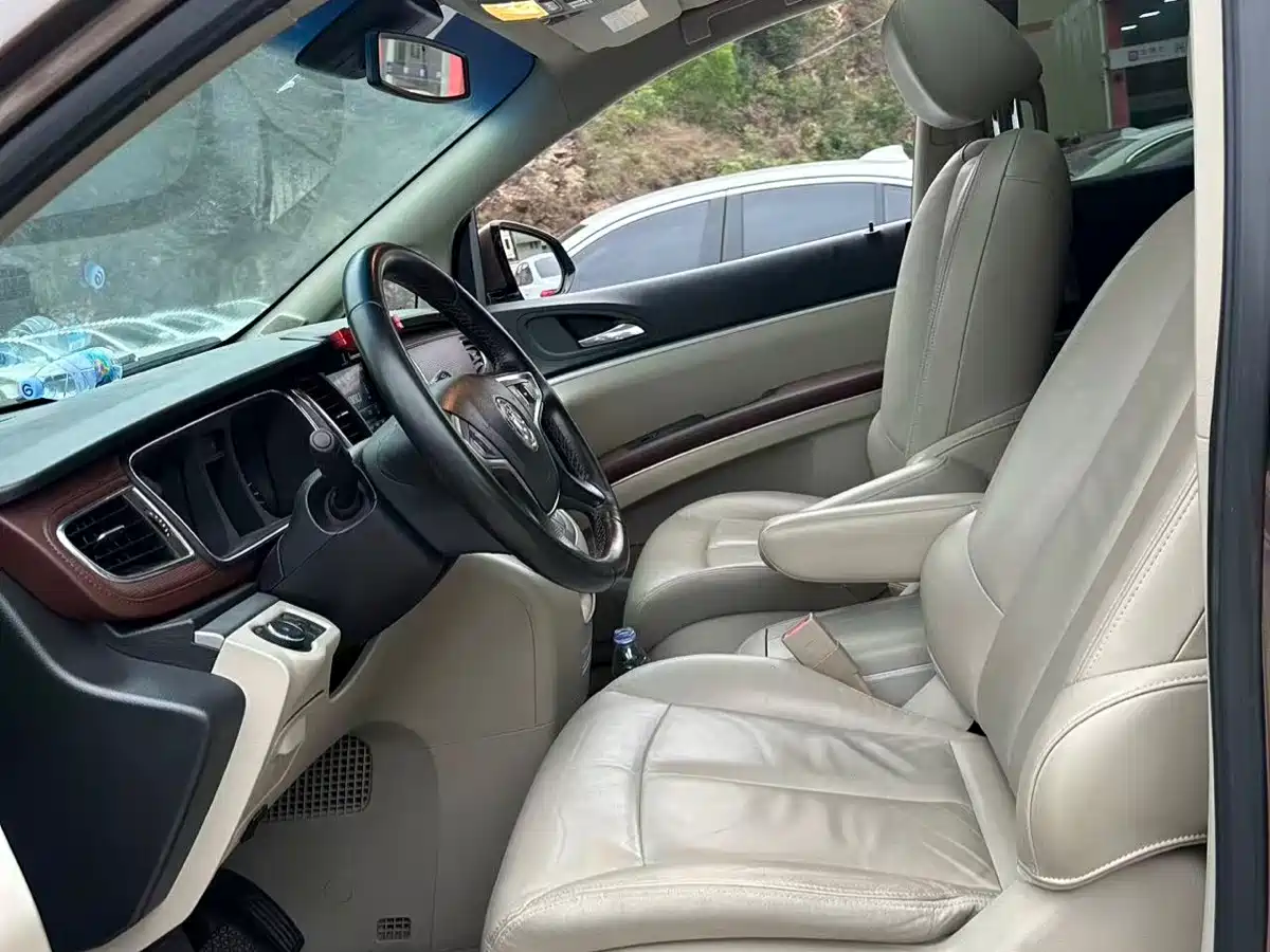Buick GL8 2018 28T Luxury Model China VI фото 4