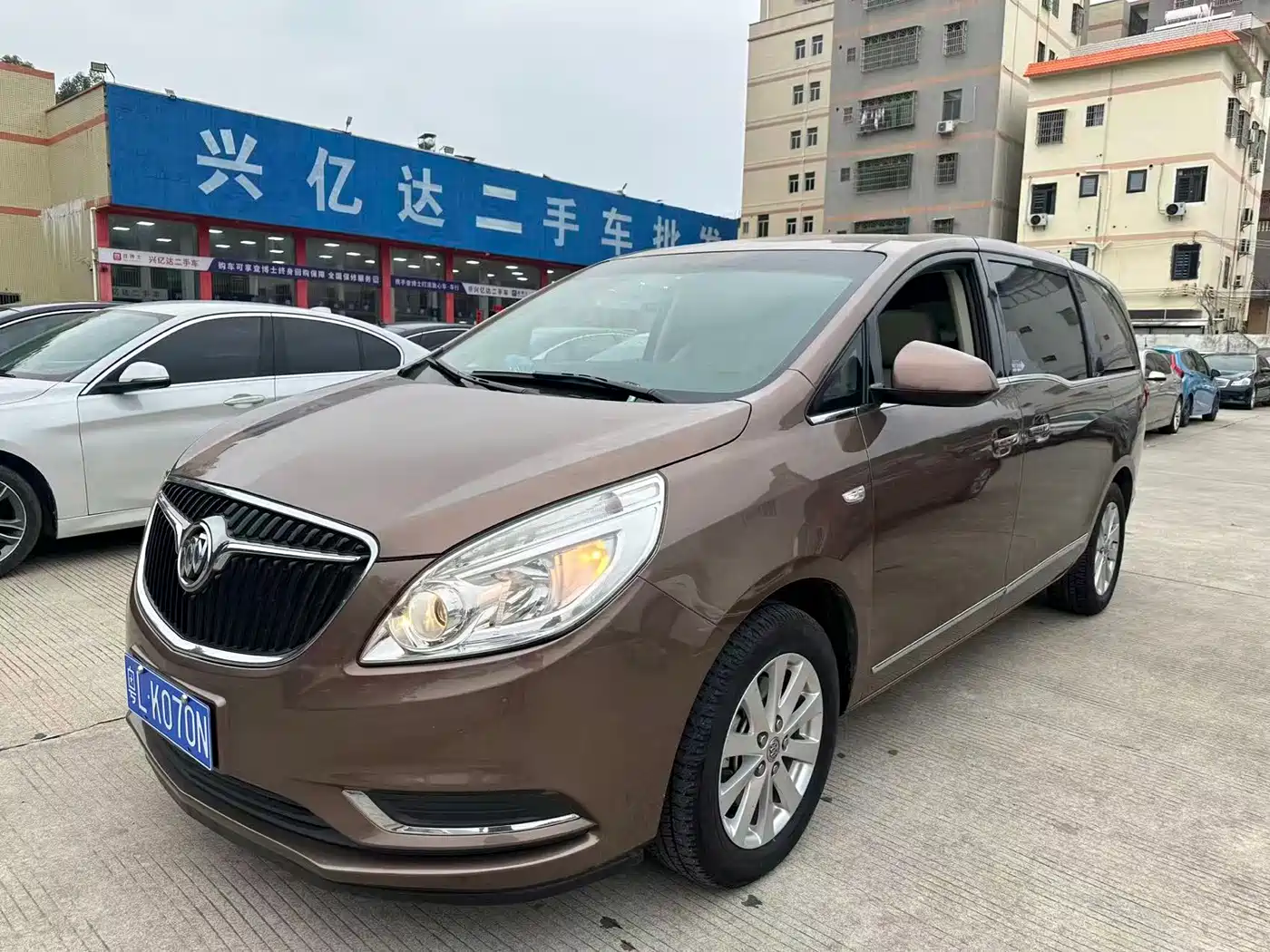 Buick GL8 2018 28T Luxury Model China VI фото 2