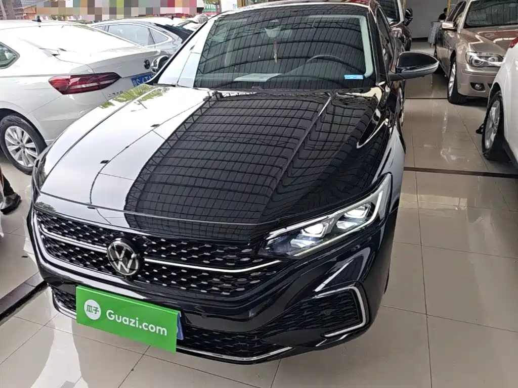 Volkswagen Passat 2023 Facelift 330TSI Starlight Luxury Edition фото 3