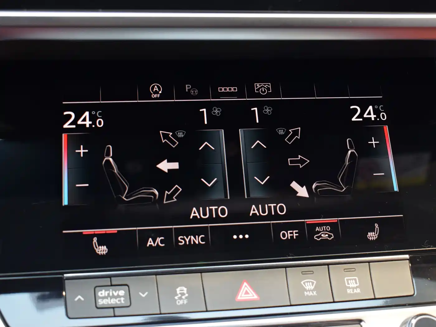 Audi A7L 2024 45 TFSI quattro S-line Black Warrior Edition фото 12