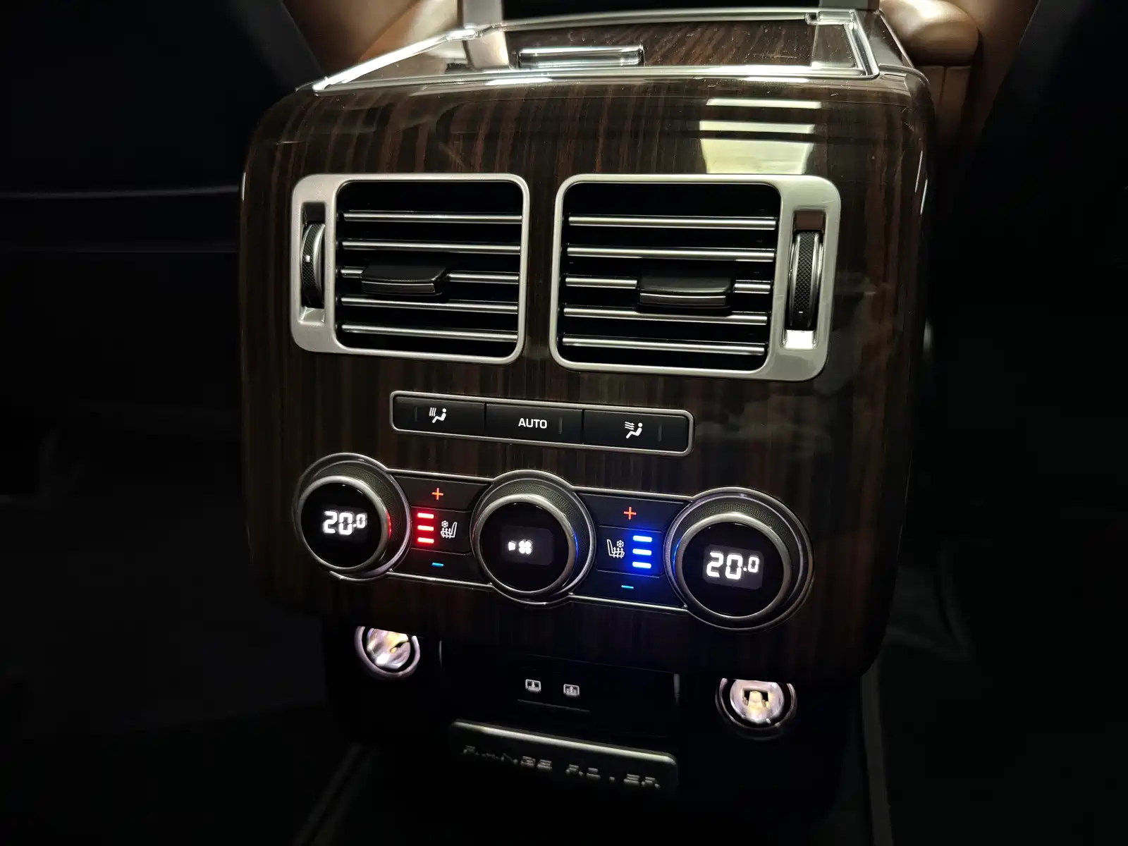 Фото 38 - Land Rover Range Rover