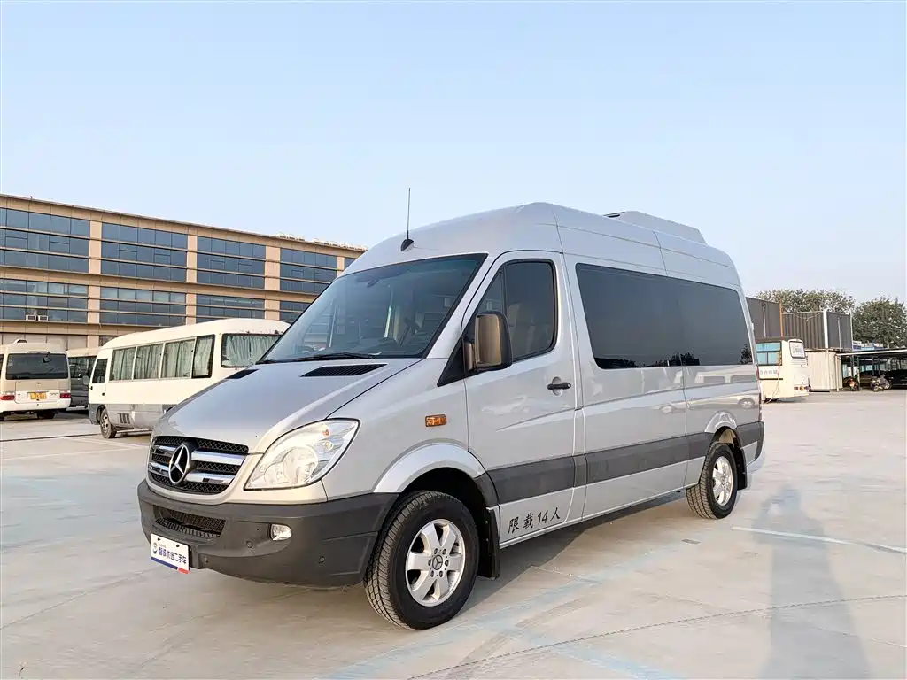 Mercedes-Benz Sprinter 2016 2.1T Premium Tour Medium Wheelbase Version