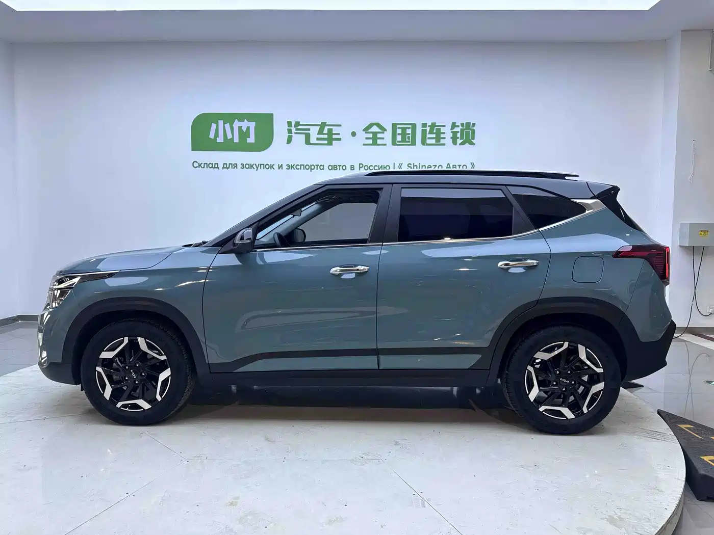 Kia Seltos 2023 1.5L CVT Premium Edition фото 4