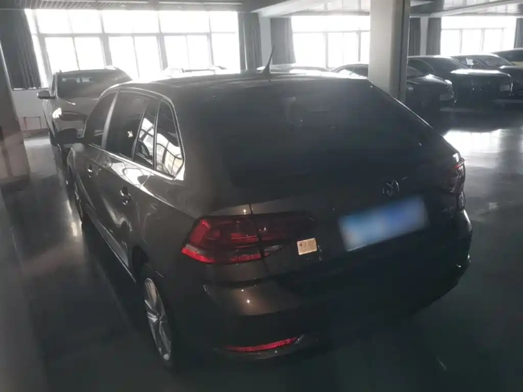 Volkswagen Santana 2015 Gran Santana 230TSI DSG Comfort фото 5