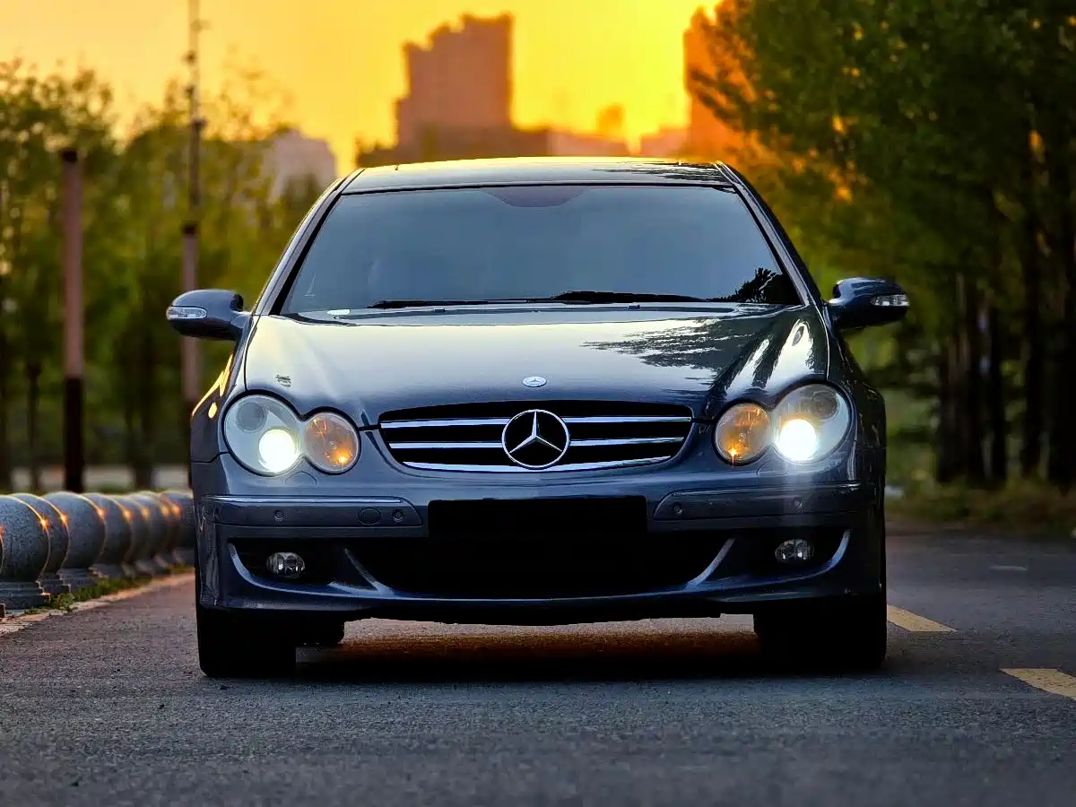 Mercedes-Benz CLK-Class 2006 CLK 280 Coupe фото 2