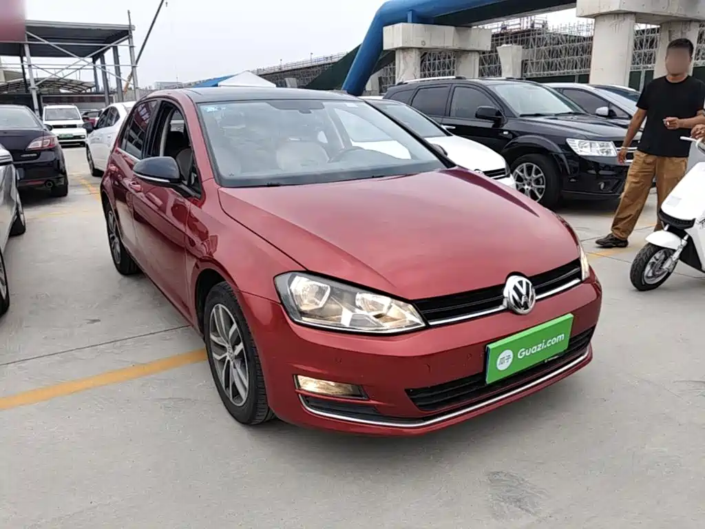 Photo 4 - Volkswagen Golf