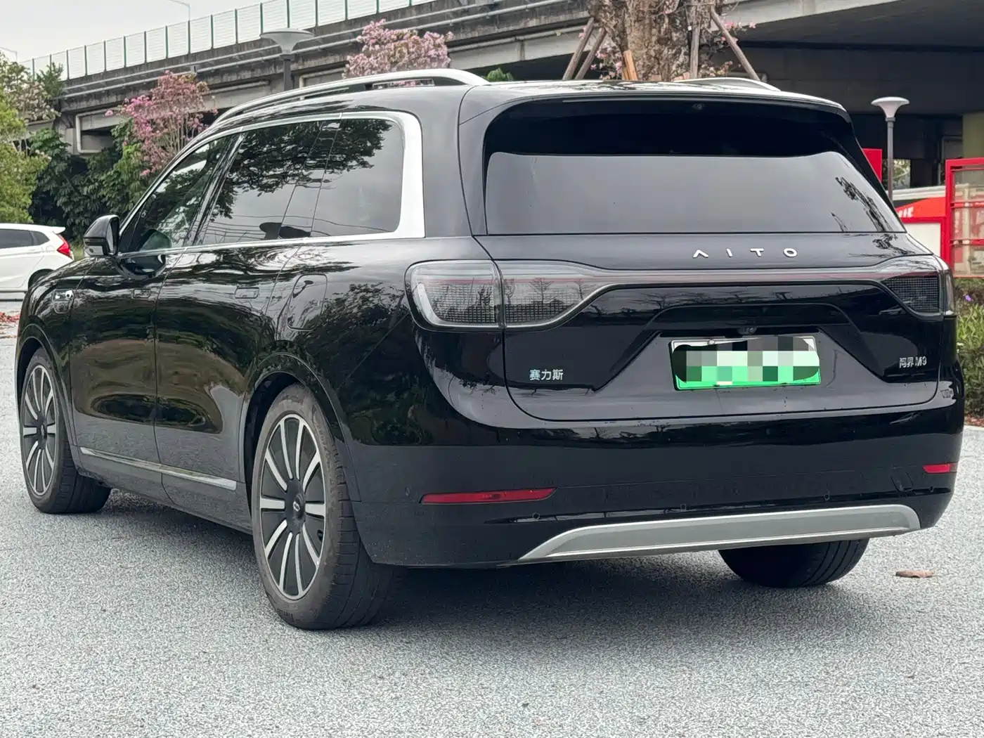 AITO Wenjie AITO M9 2024 Extended Range Ultra 42kWh 6-Seater фото 6