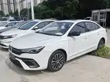 Фото 23 - Roewe i5