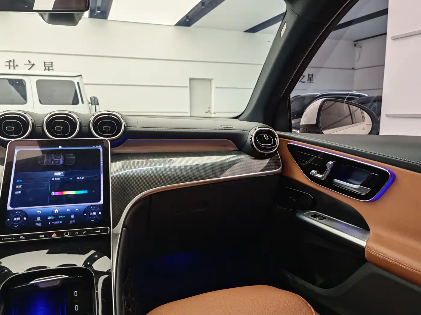Mercedes-Benz GLC 2023 GLC 260 L 4MATIC Sport 5-seater фото 13