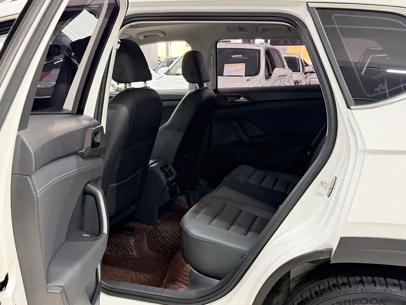 Volkswagen Tharu 2022 280TSI FWD Luxury Edition фото 11