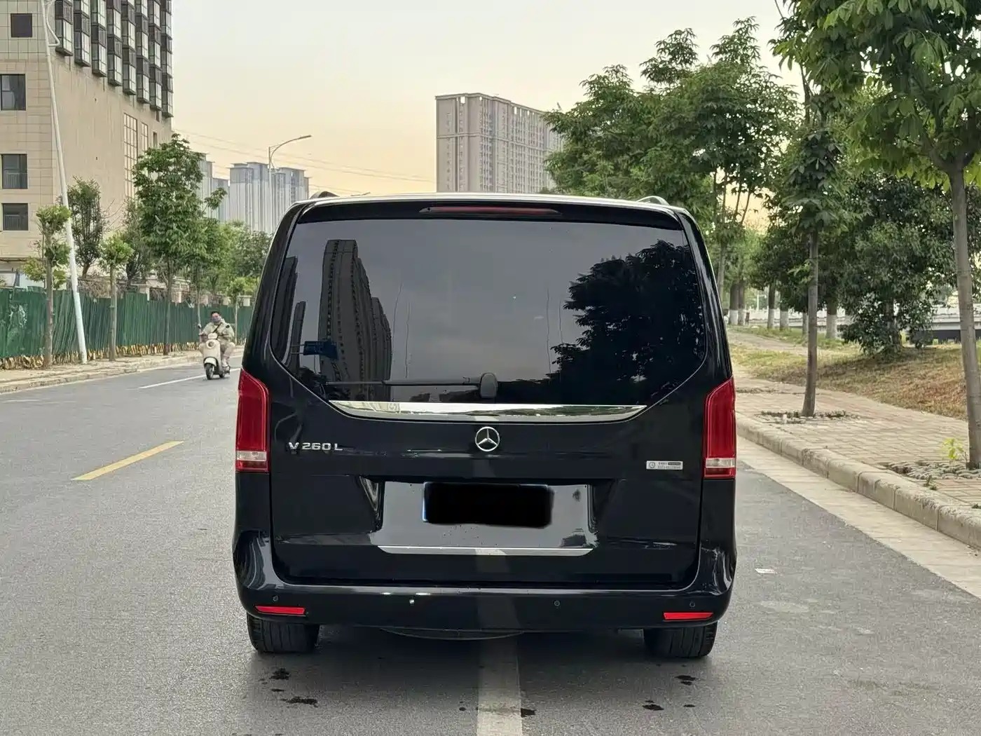 Mercedes-Benz V-Class 2018 V 260 L Premium Long Wheelbase Edition China VI фото 5