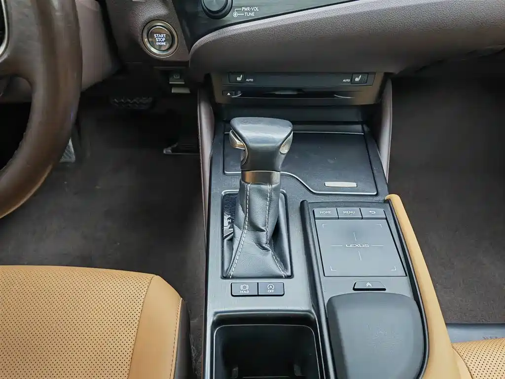 Lexus ES 2020 200 Excellence фото 13