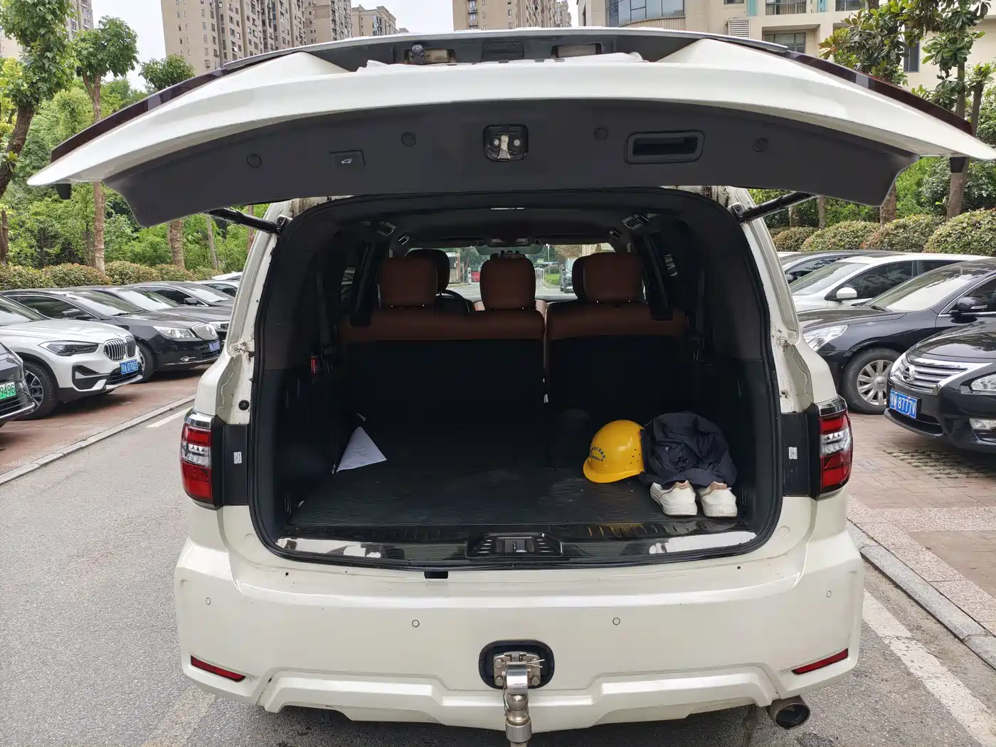 Nissan Patrol 2018 4.0L Leadership фото 13
