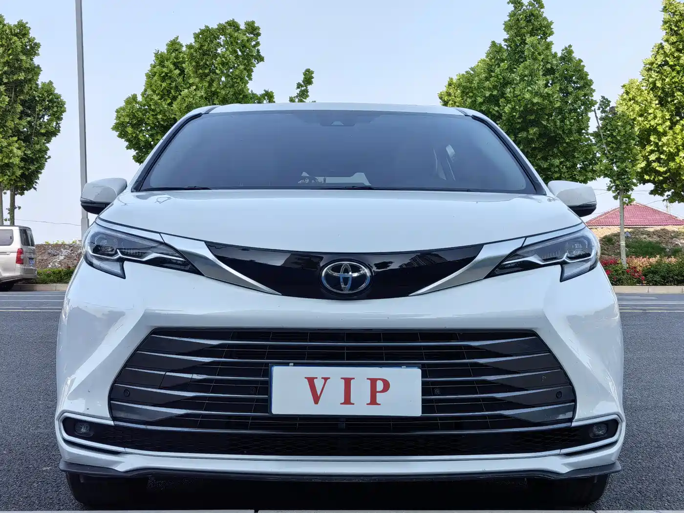 Toyota Sienna 2024 2.5L Hybrid Comfort Edition фото 2
