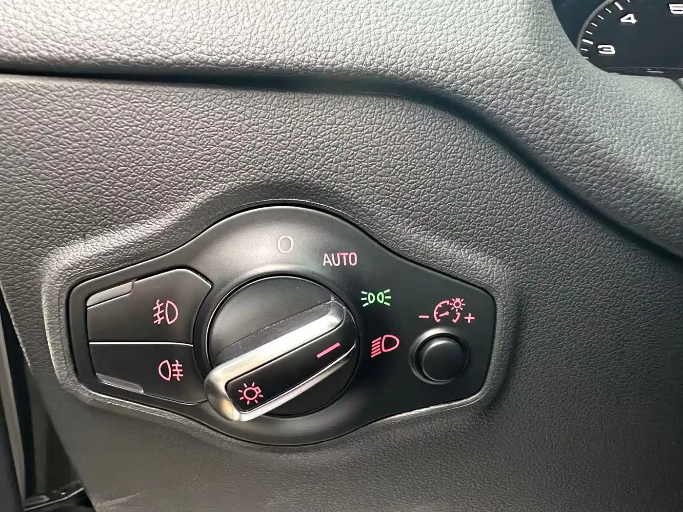 Audi Q5 2017 Plus 40 TFSI Technology фото 13