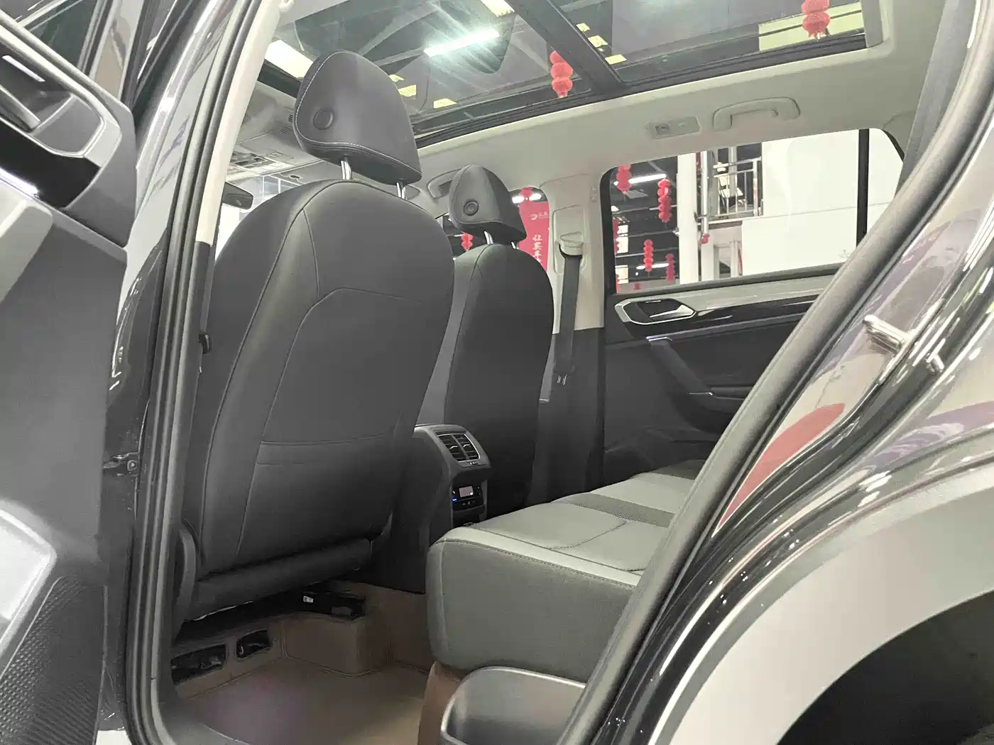 Volkswagen Tayron 2022 280TSI 2WD Luxury Smart Connect Edition фото 17