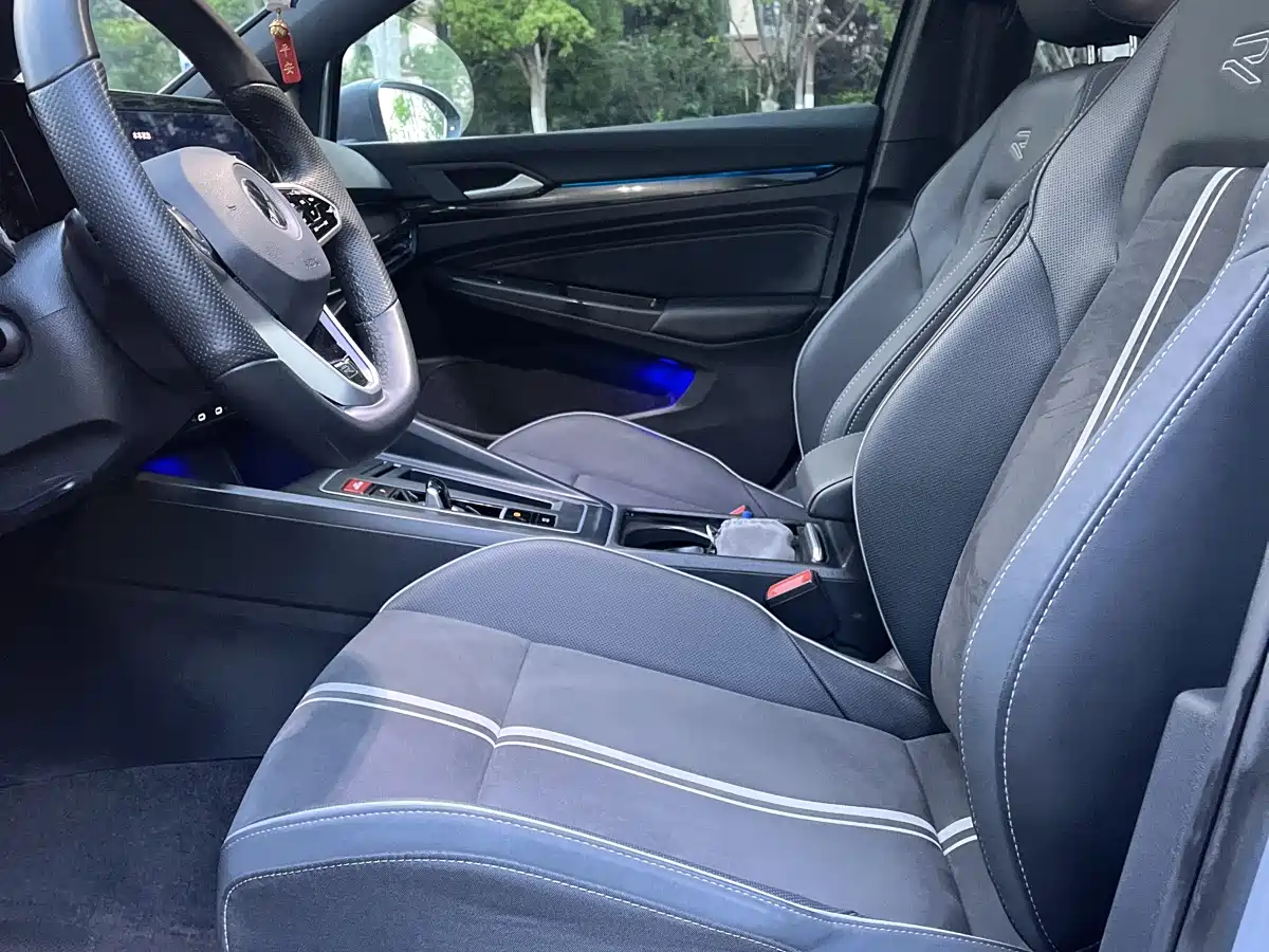 Volkswagen Golf 2023 280TSI DSG R-Line Lite фото 13