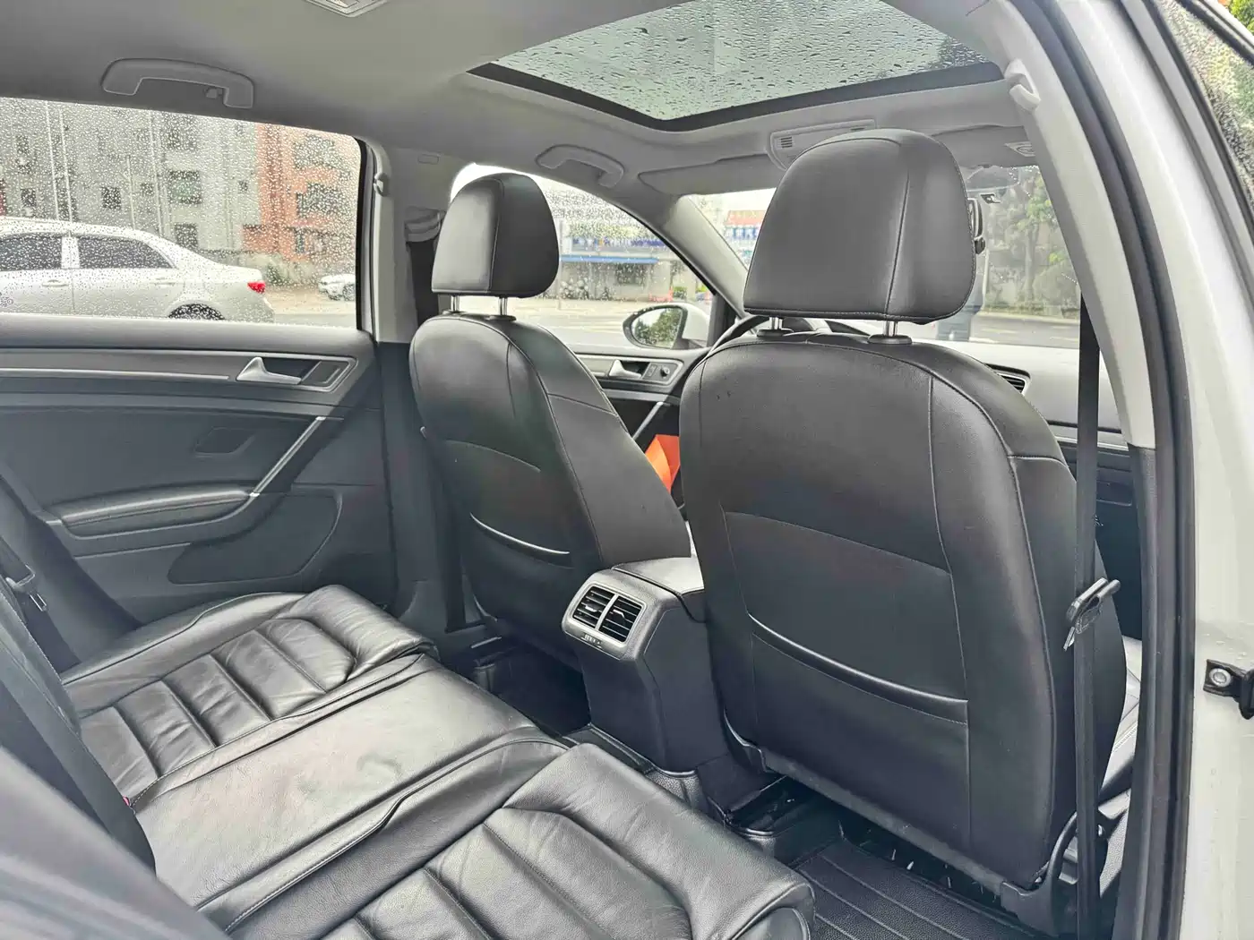 Volkswagen Golf 2016 230TSI Automatic Luxury фото 10