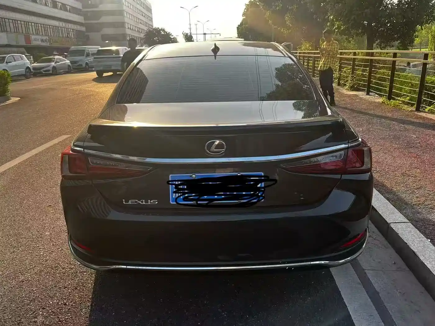 Lexus ES 2023 200 Excellence Edition фото 8