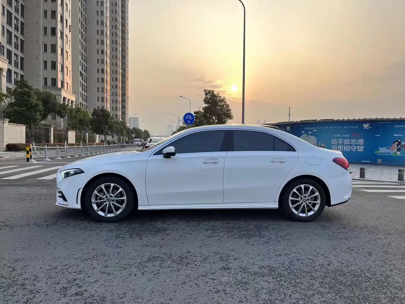 Mercedes-Benz A-Class 2023 A 200 L Fashion фото 14