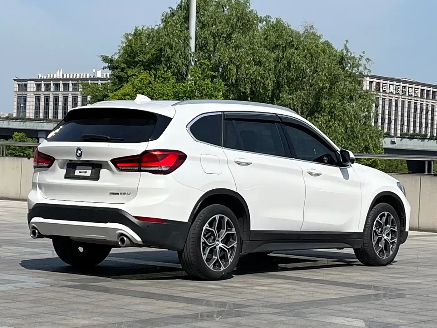 BMW X1 2022 sDrive25Li Leading фото 5