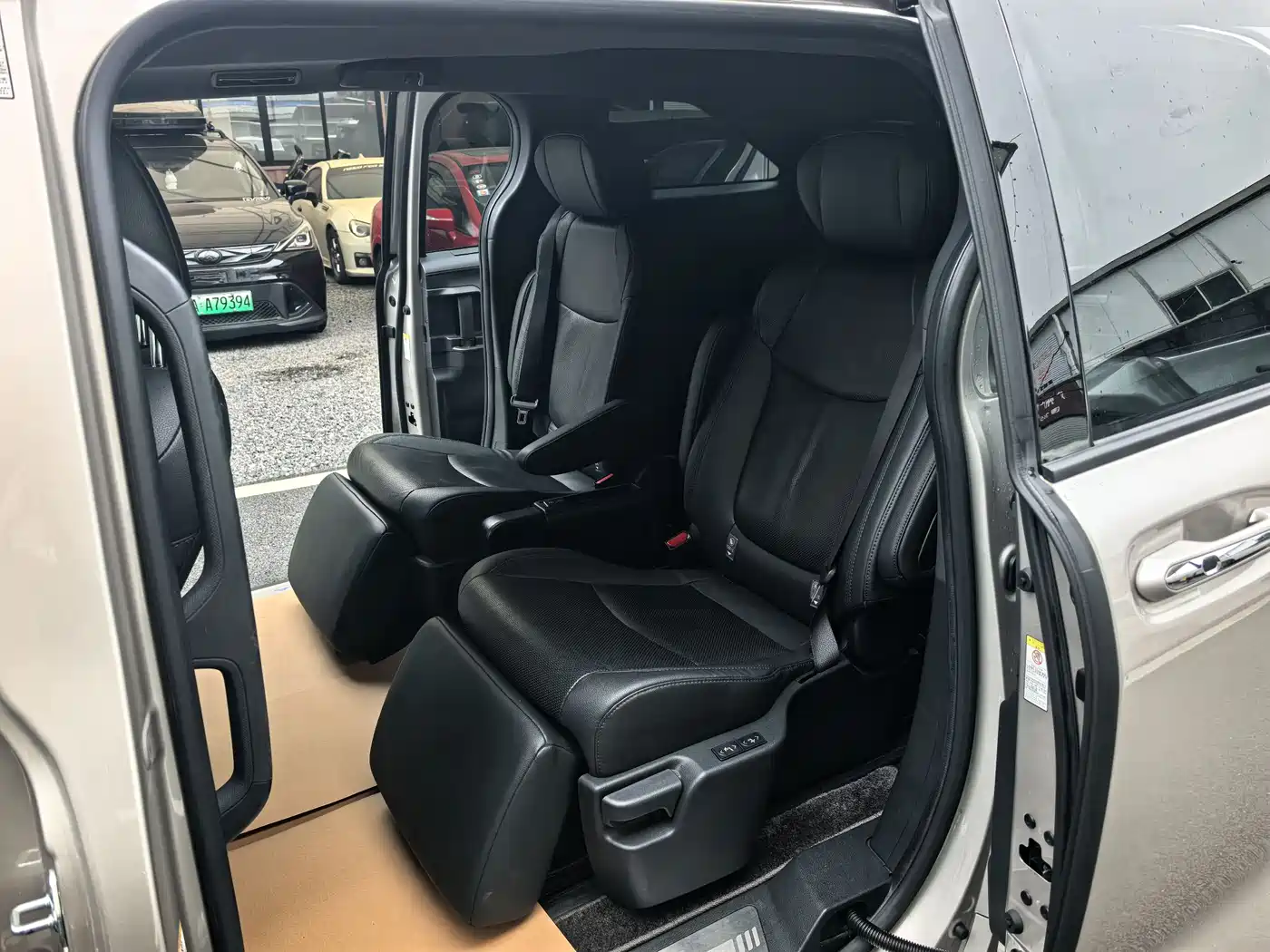 Toyota Sienna 2021 2.5L Hybrid Premium Edition фото 14