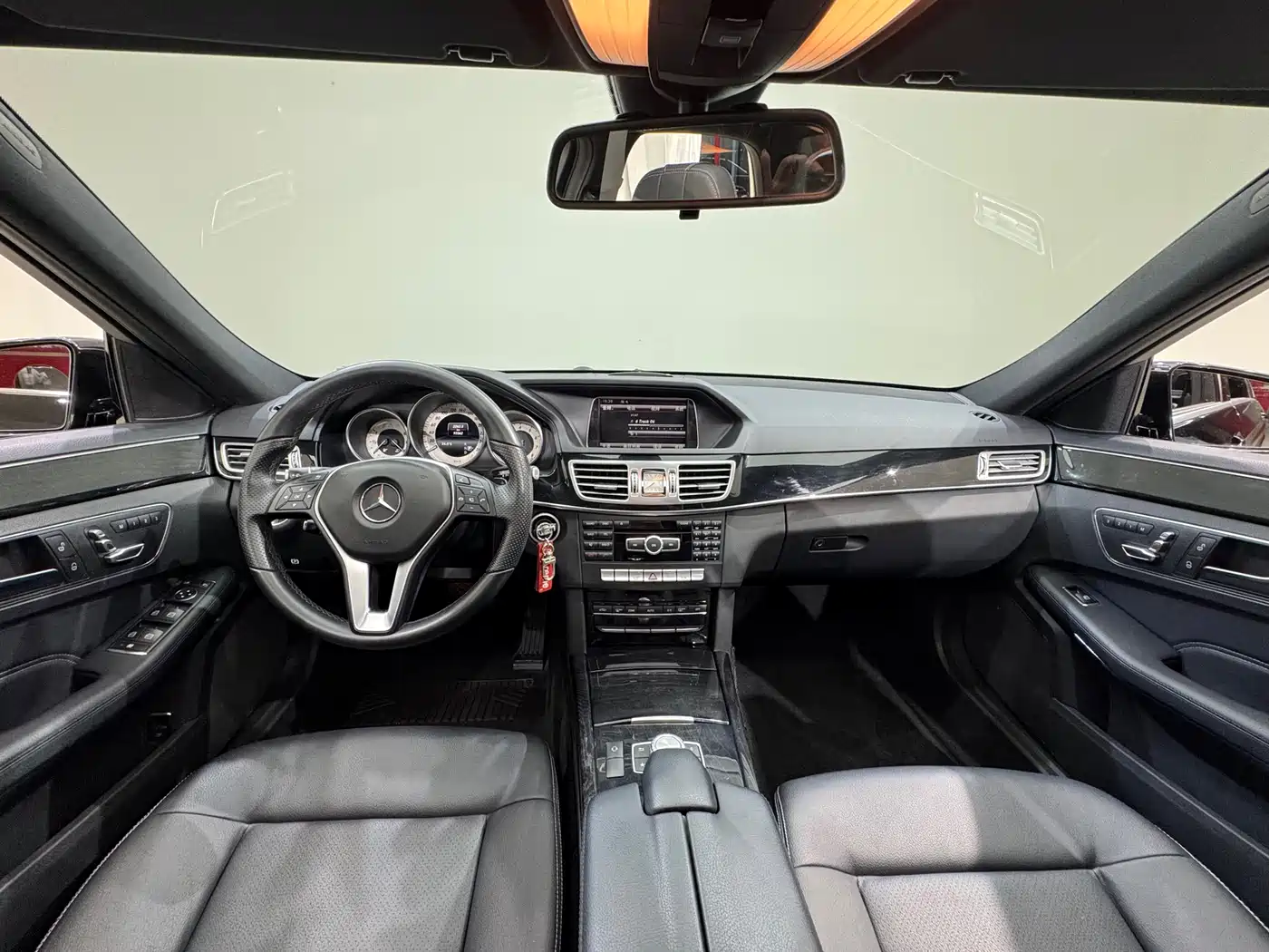 Mercedes-Benz E-Class 2014 E 260 L Sport фото 24