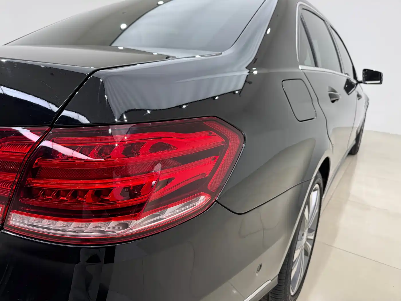 Mercedes-Benz E-Class 2014 E 260 L Sport фото 11