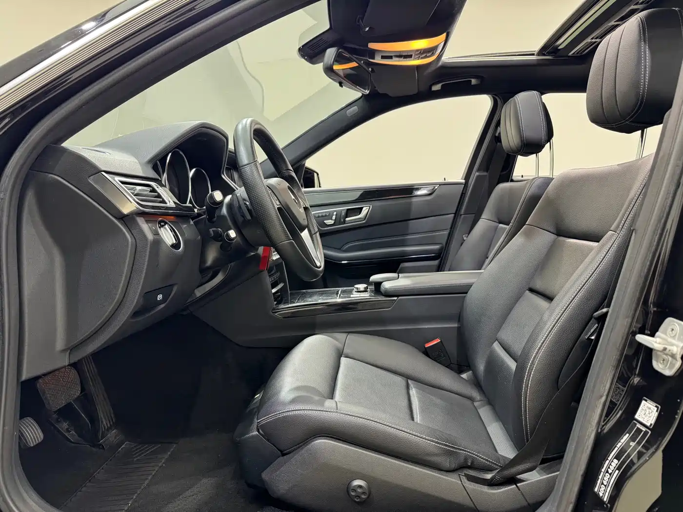 Mercedes-Benz E-Class 2014 E 260 L Sport фото 15