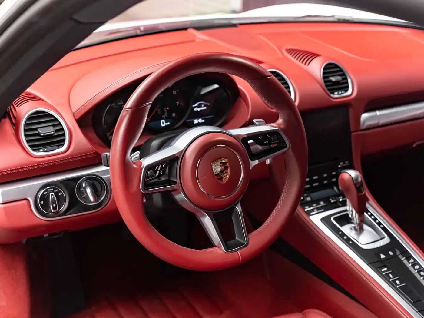 Porsche 718 2018 Cayman 2.0T фото 8