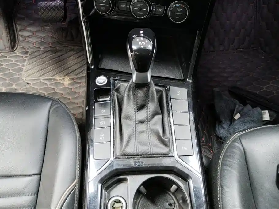 Volkswagen Passat 2020 330TSI Elite Edition China VI фото 16