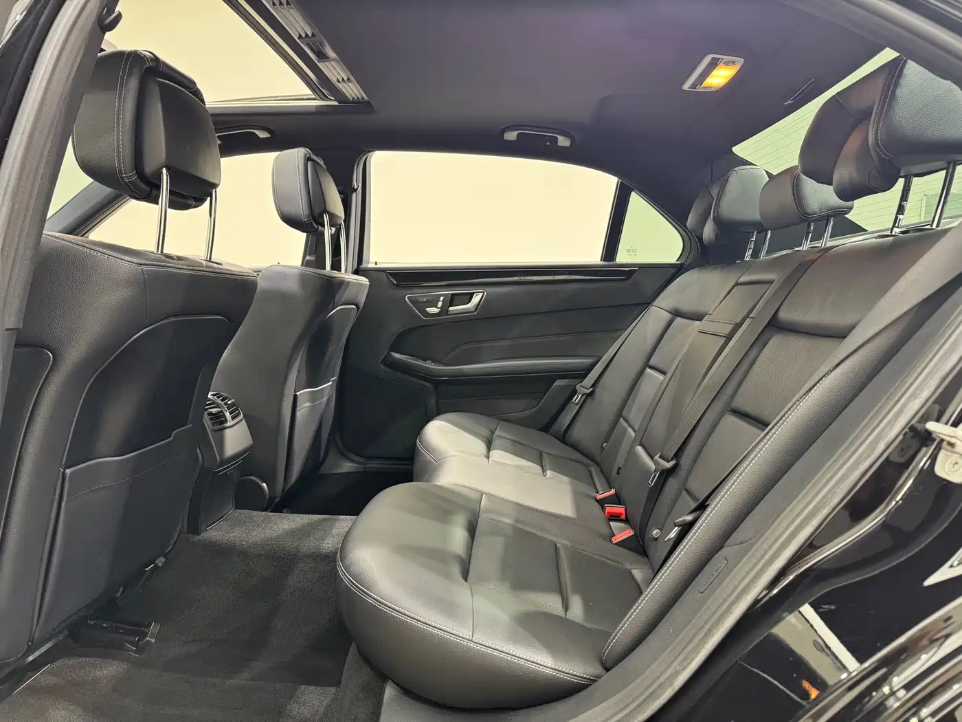 Mercedes-Benz E-Class 2014 E 260 L Sport фото 21