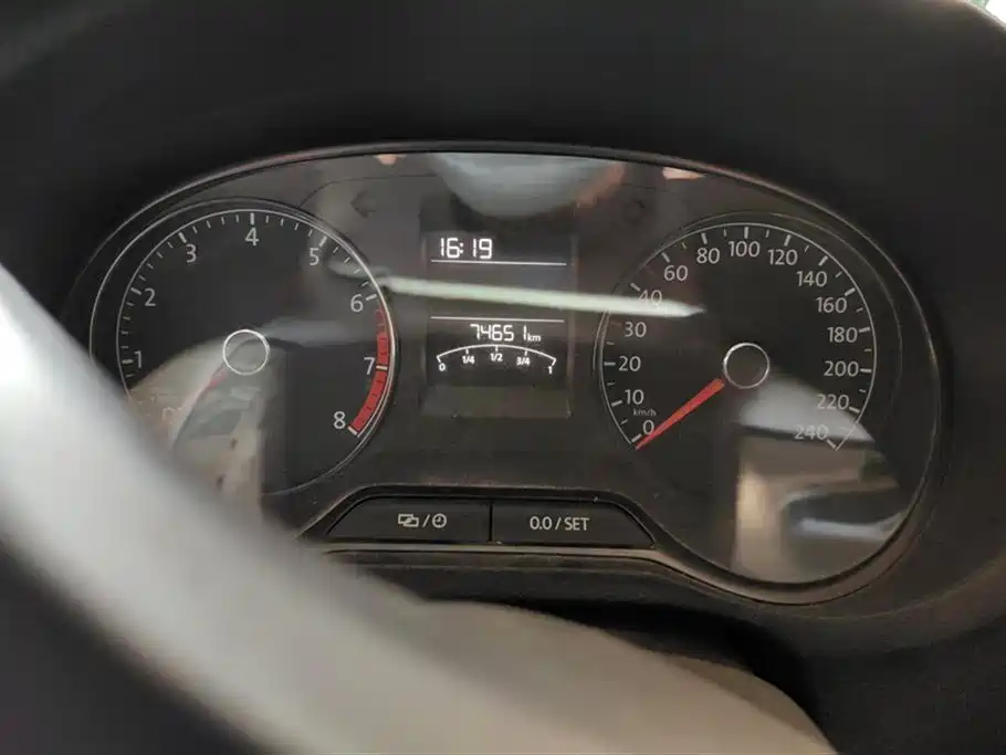 Volkswagen Polo 2016 1.4L Manual Trend фото 14