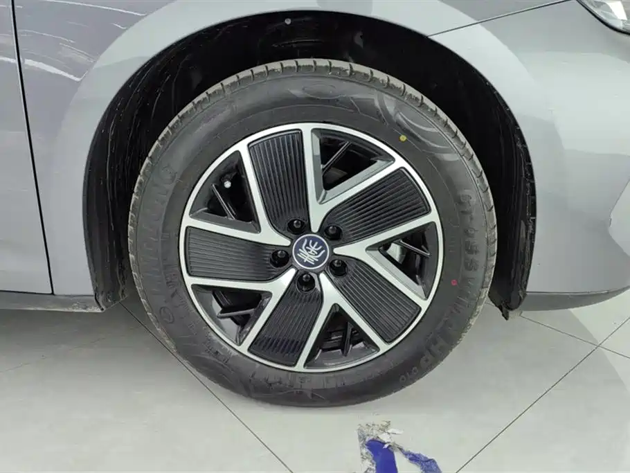 BYD Qin L 2024 DM-i 120KM Leading фото 6