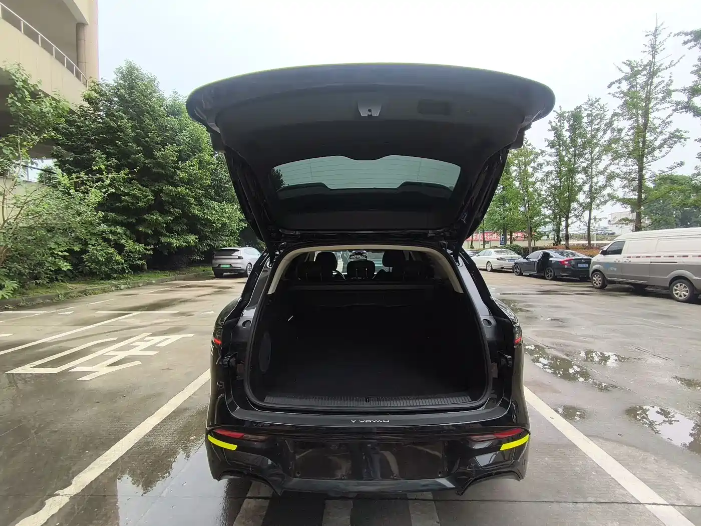 Voyah Auto VOYAH FREE 2024 Ultra Long Range Intelligent Driving Edition фото 11