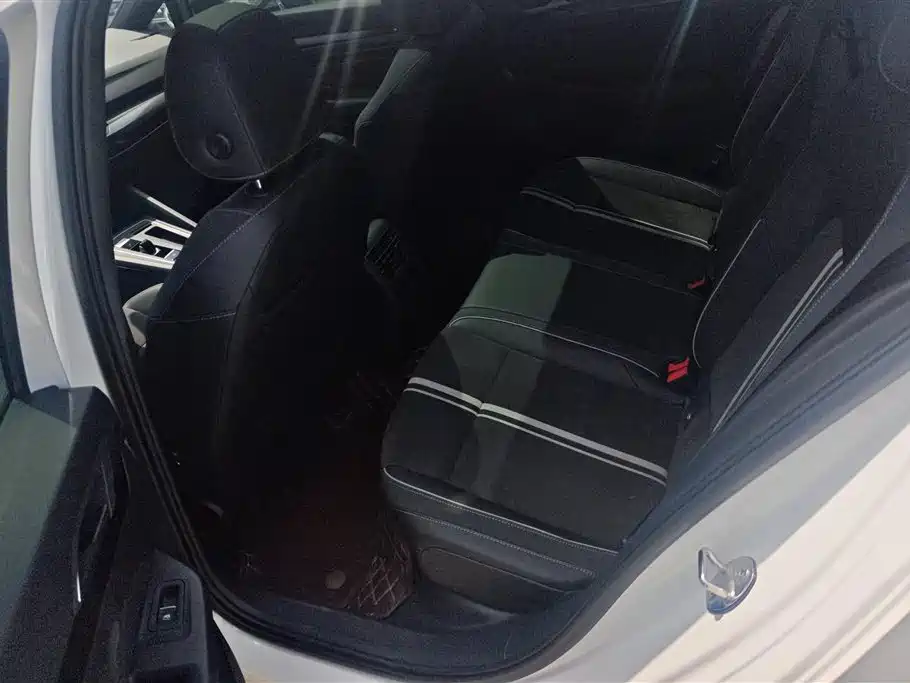 Volkswagen Golf 2021 280TSI DSG R-Line фото 11