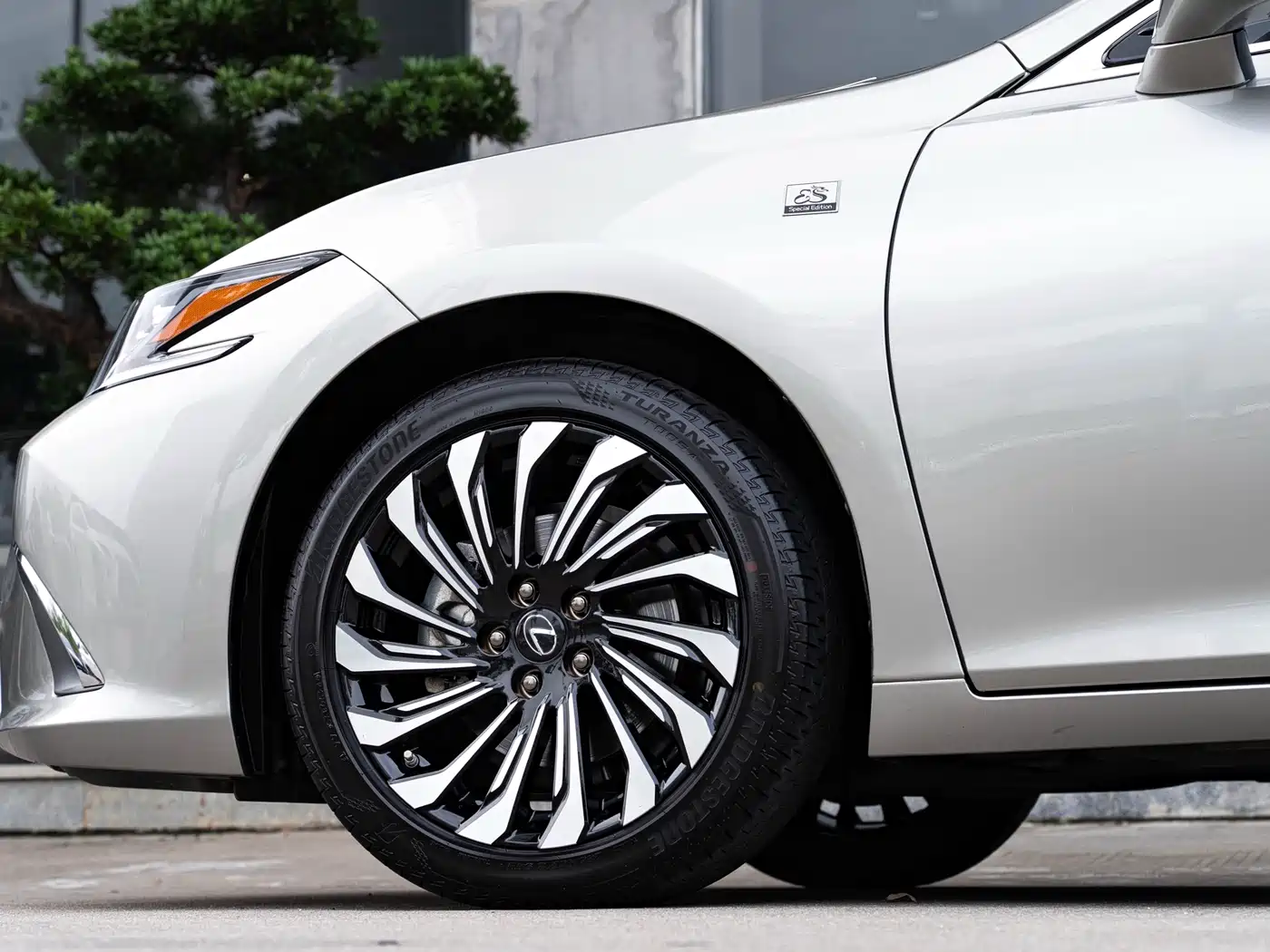 LEXUS ES
