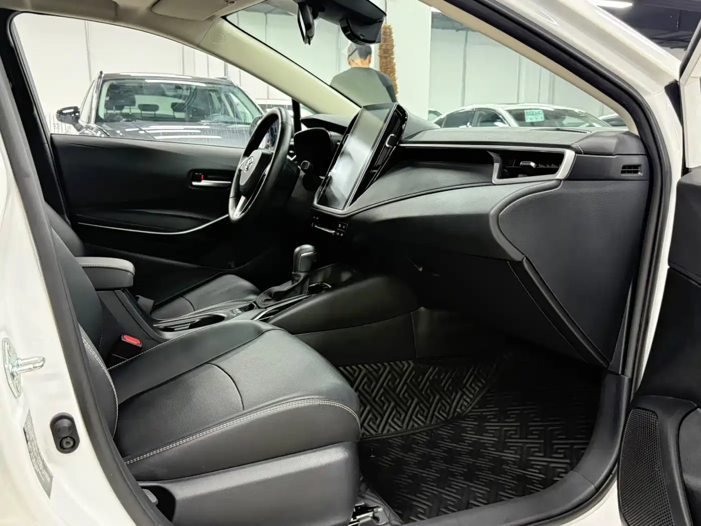 Toyota Corolla 2021 1.2T S-CVT Flagship Edition фото 19