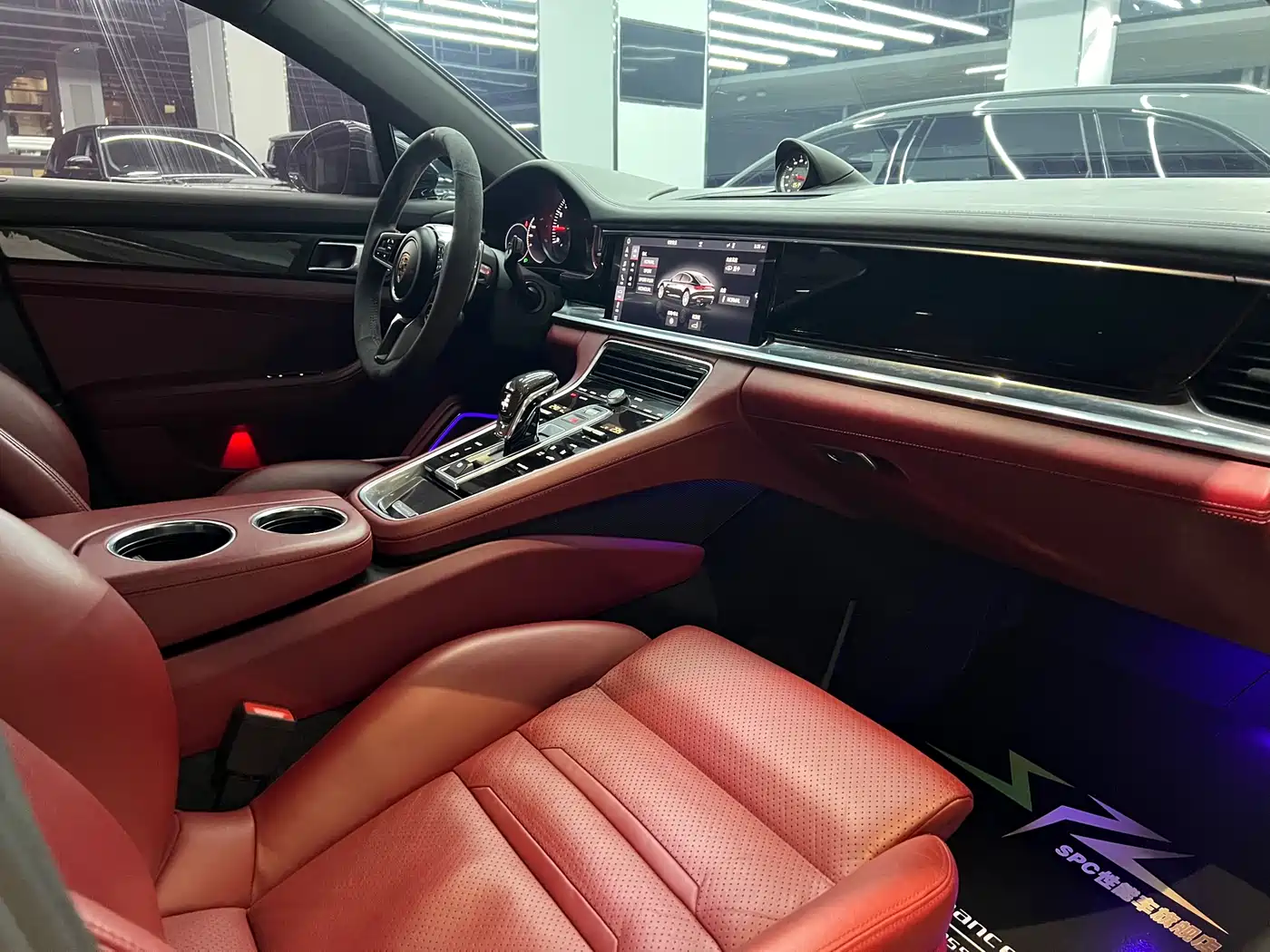 Porsche Panamera 2017 Panamera 4 Sport Turismo 3.0T фото 11
