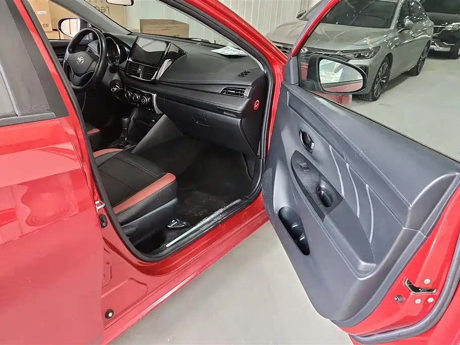 Toyota YARiS L Zhi Xuan 2015 1.5E Auto Charming Edition фото 8