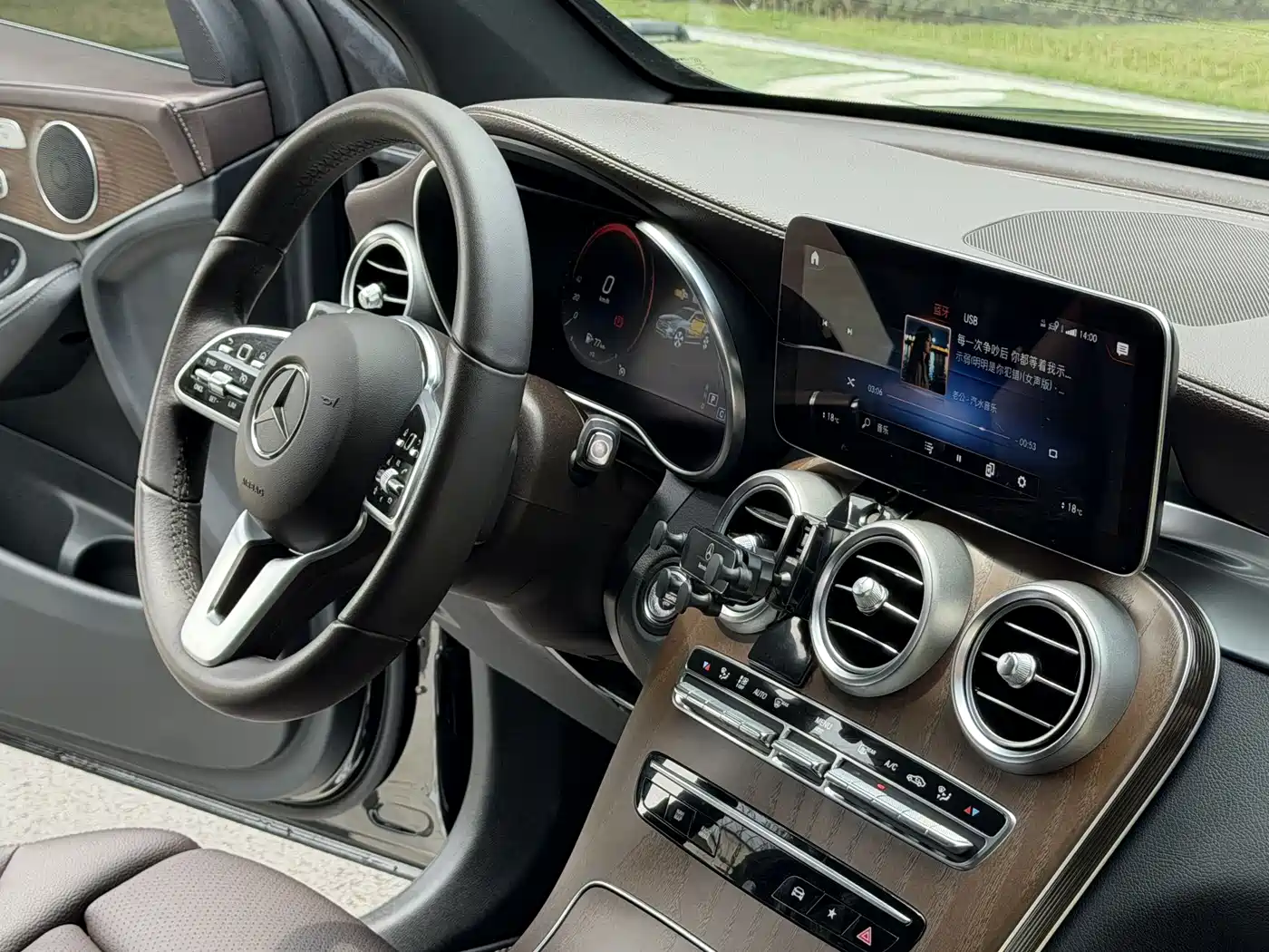 Mercedes-Benz GLC 2022 Facelift GLC 300 L 4MATIC Dynamic Collector's Edition фото 13