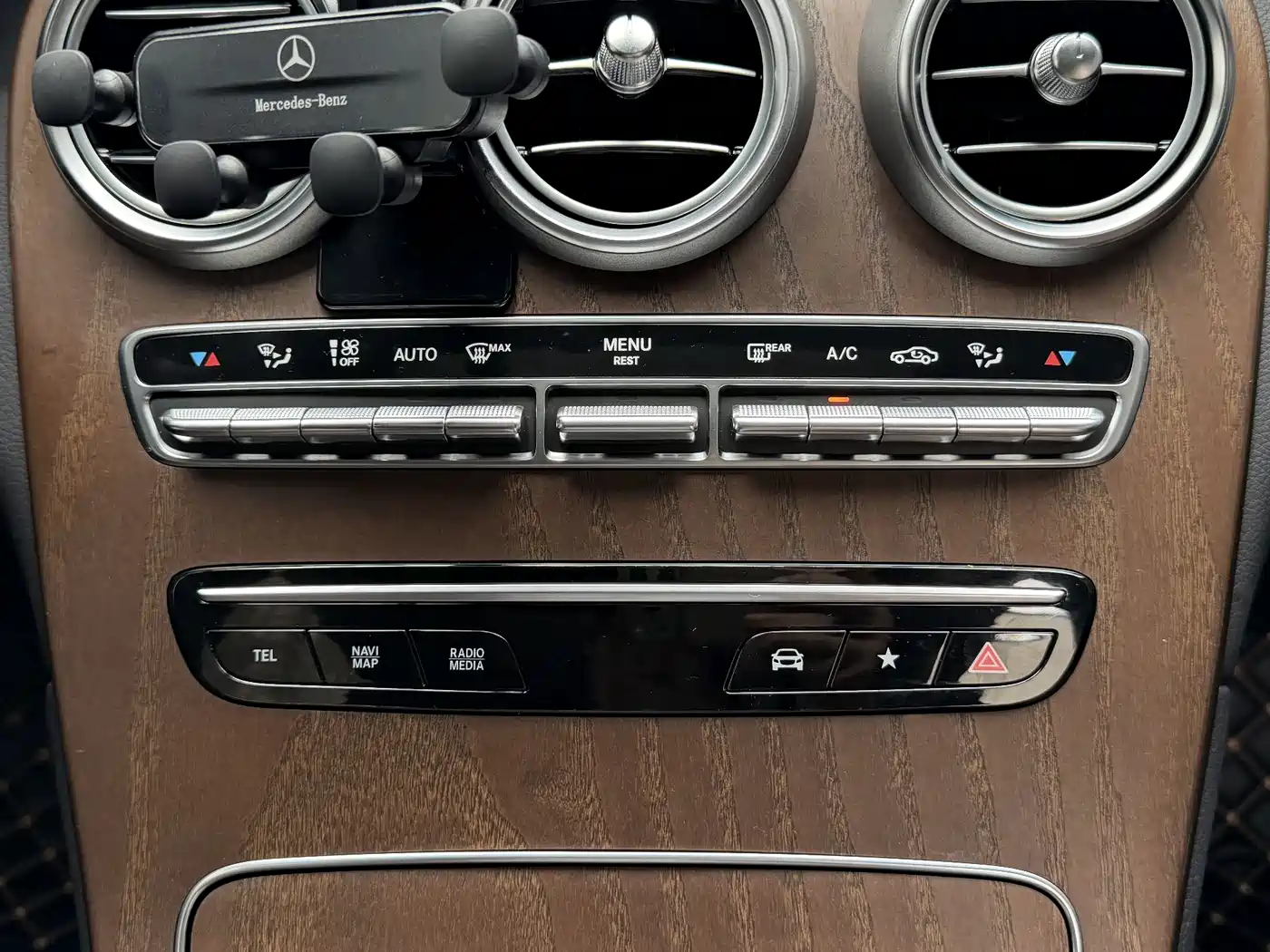 Mercedes-Benz GLC 2022 Facelift GLC 300 L 4MATIC Dynamic Collector's Edition фото 25