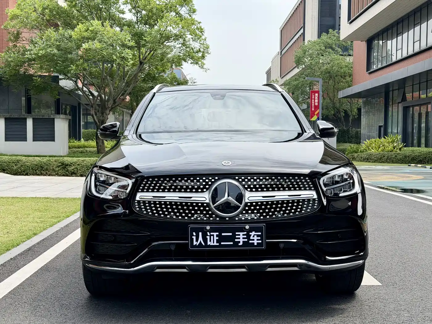 Mercedes-Benz GLC 2022 Facelift GLC 300 L 4MATIC Dynamic Collector's Edition фото 2