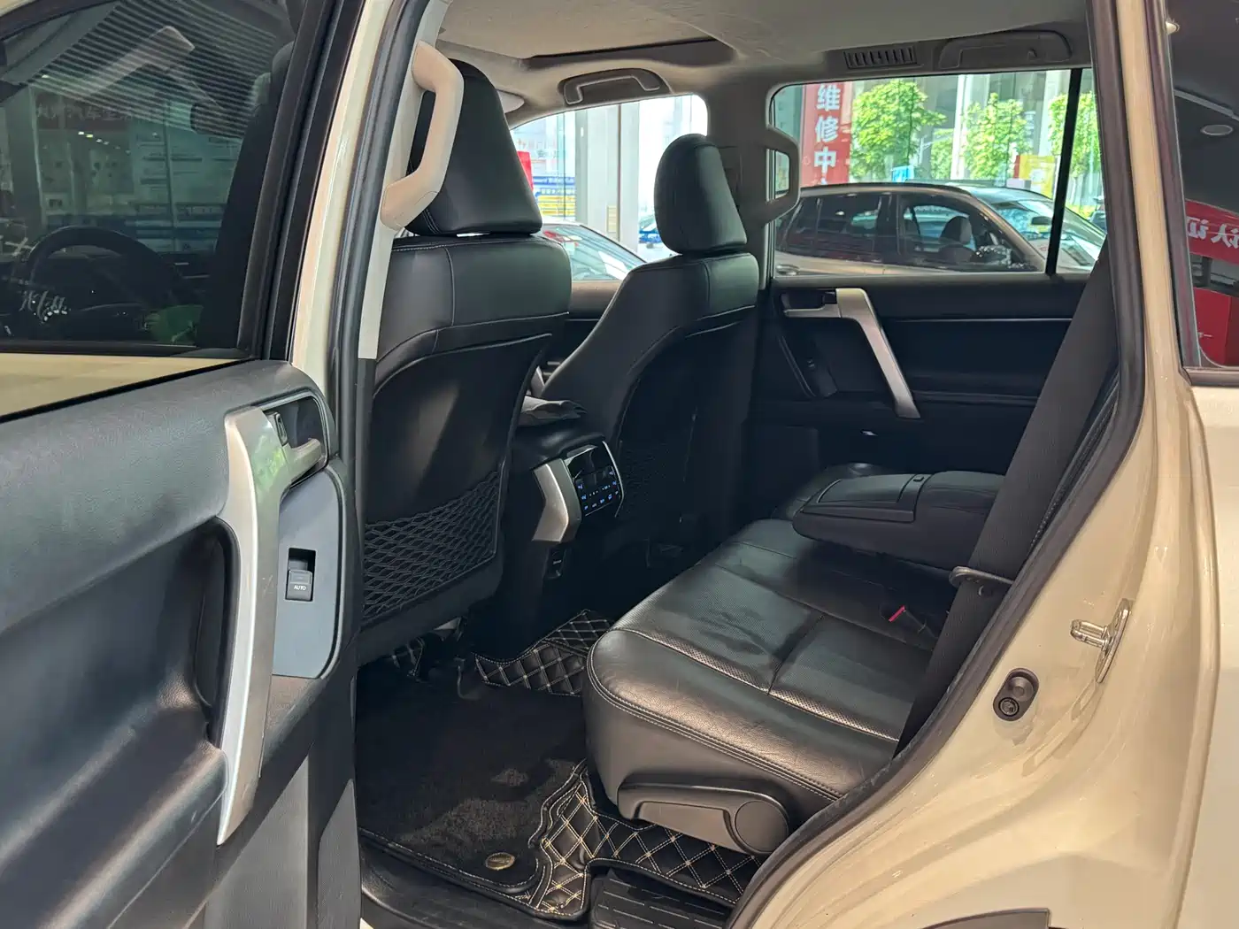 Toyota Prado 2018 3.5L Automatic TX-L Rear-mounted Spare Tire фото 9