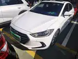 Photo 3 - Hyundai Elantra